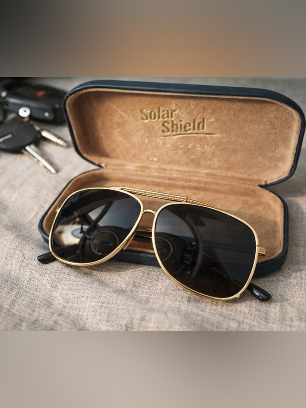 Vintage Aviator Sunglasses Gold Frame Solar Shield w Case